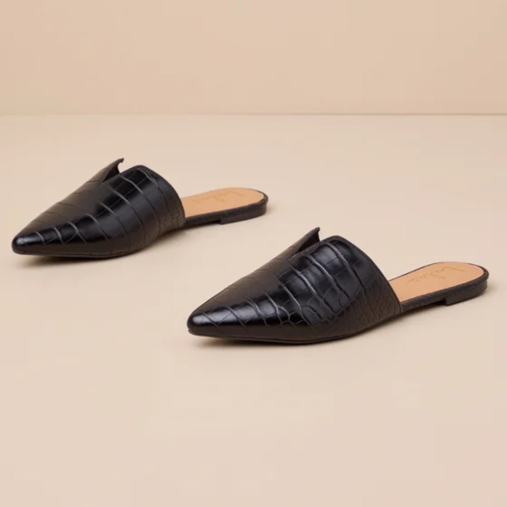 NIB Lulu’s Jaelyn Black Crocodile Embossed Pointed-Toe Slides - 8